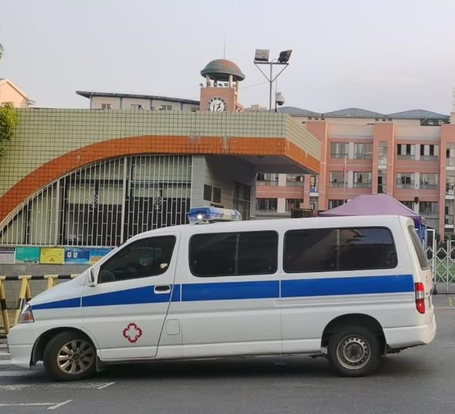 金门救护车出租护送骨折病人一公里多少钱